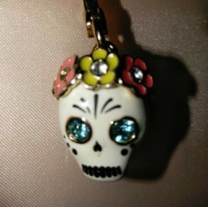 Candy scull